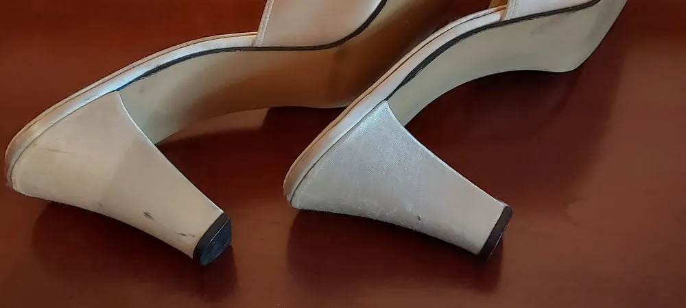 *  VINTAGE DANIEL GREEN IVORY SATIN POM POM HIGH HEEL BEDROOM SLIPPERS MADE IN THE USA