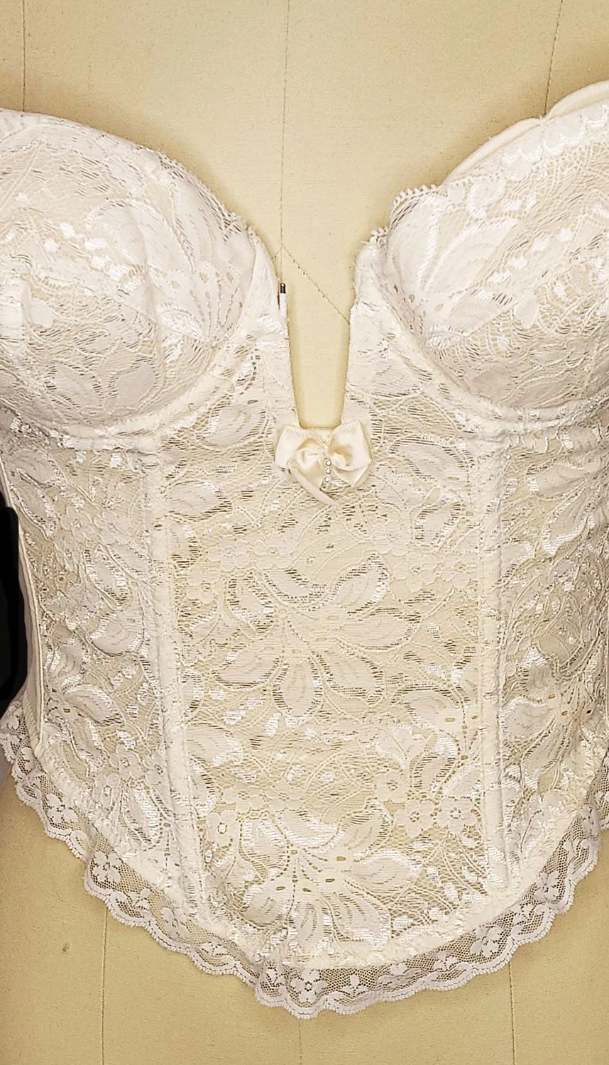 * VINTAGE GLAMOROUS LACE AND LYCRA PLUNGING NECKLINE MERRY WIDOW BUSTIER 34 B