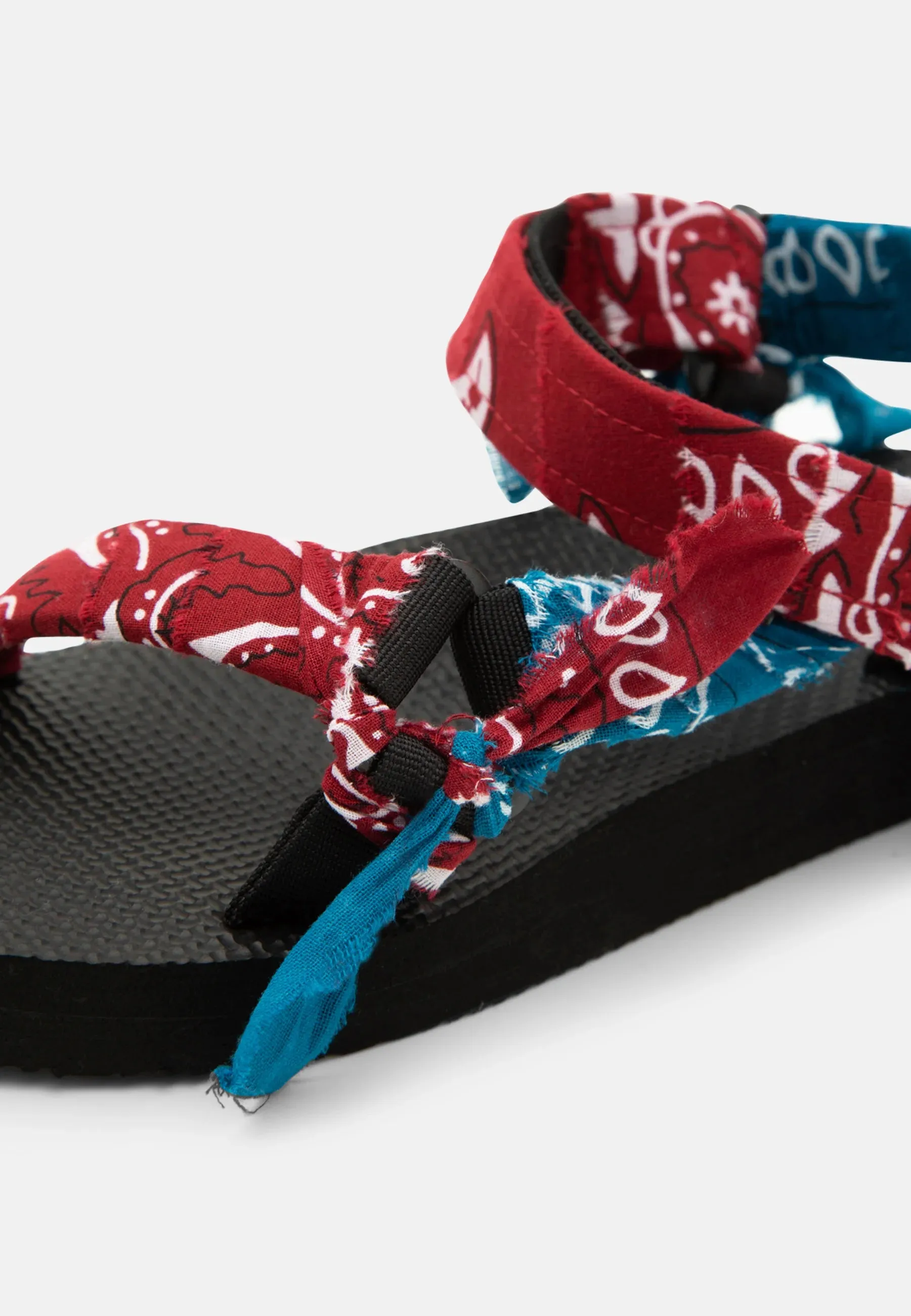 AL Trekky Bandana Sandal in Bigout Burgundy