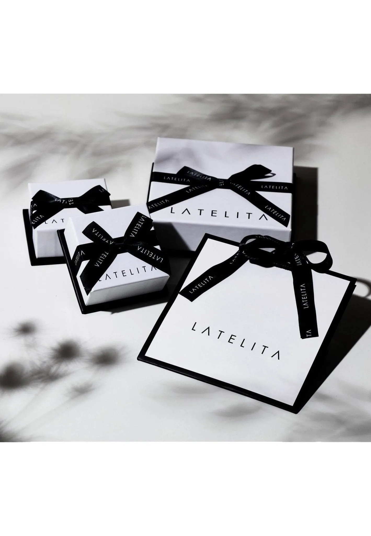 Countessa Earrings White Green Silver