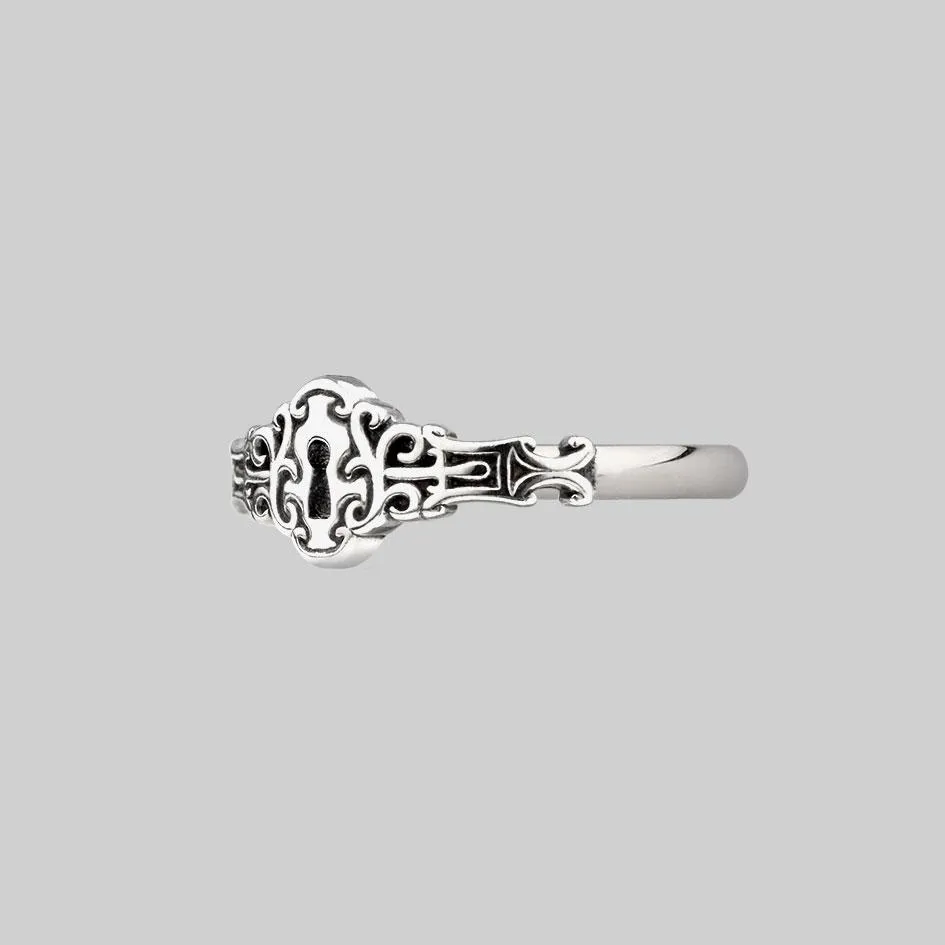 NO KEY. Door Lock Ring - Silver